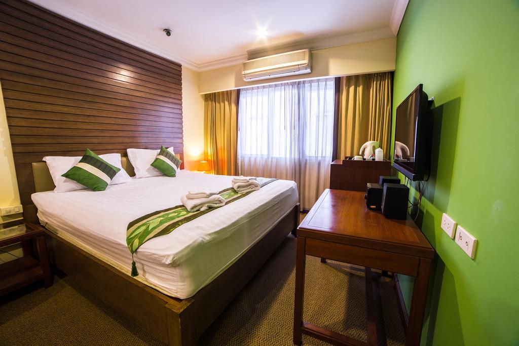 Triple 8 Inn Bangkok Kamer foto