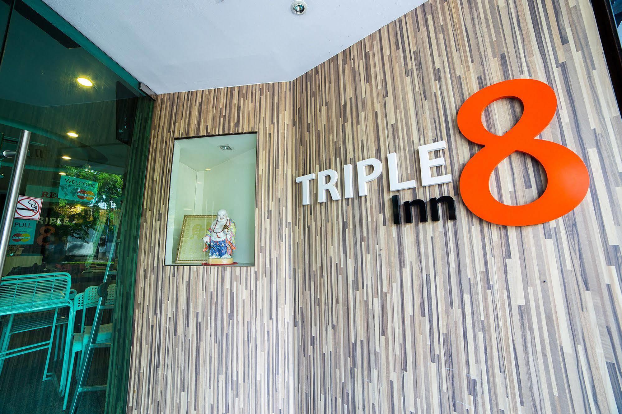 Triple 8 Inn Bangkok Buitenkant foto